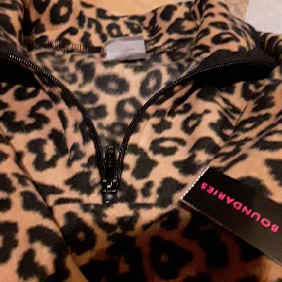 NWT-- POLAR  FLEECE  ANIMAL PRINT  (S/CH ( 3- 5) - Picture 2 of 5
